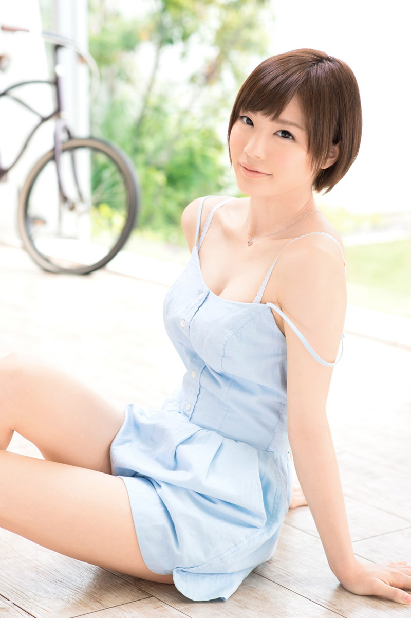 【鈴村あいりエロ画像】可愛いルックスと巨乳ではないが超がつくほどの美乳のAV女優 29