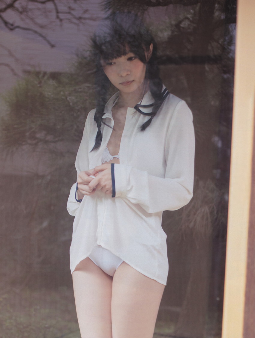 【グラビアエロ画像】HKT48指原莉乃の美脚がエッチなセクシー画像（50枚） 12