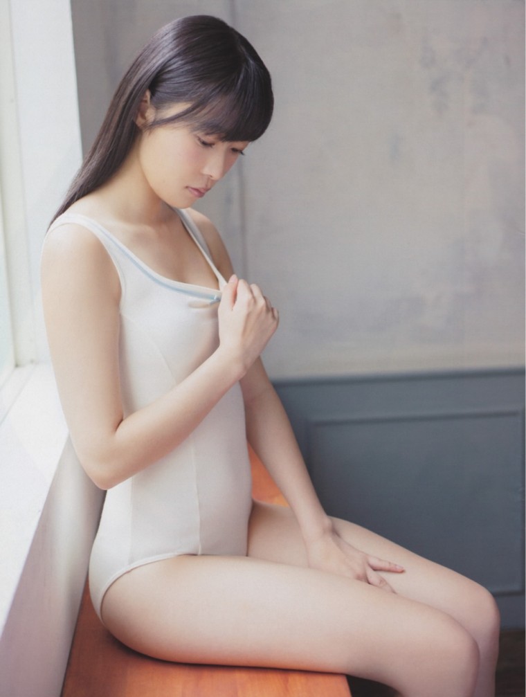 【グラビアエロ画像】HKT48指原莉乃の美脚がエッチなセクシー画像（50枚） 32