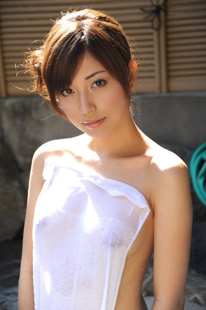 【ヌードエロ画像】清純派女優！横山美雪のスレンダーボディが堪能できるエロ画像！（54枚） 08