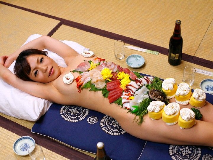 【女体盛りエロ画像】裸体に食物を乗せた美女の姿が色々な意味で美味そうｗ（53枚） 41