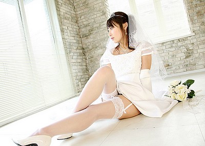 【花嫁エロ画像】美女の乱れたウェディングドレス姿が激エロｗ（53枚）
