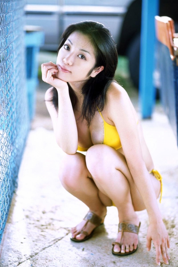 【グラビアエロ画像】AV女優に転身した小向美奈子のスケベグラビア！柔らかいおっぱいがたまらん！ 18