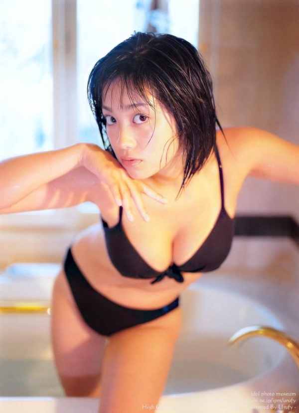 【グラビアエロ画像】AV女優に転身した小向美奈子のスケベグラビア！柔らかいおっぱいがたまらん！ 37