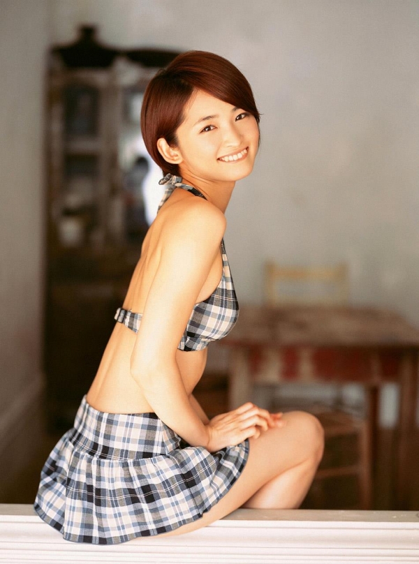 【知的美人エロ画像】女優岡本玲ちゃんのほんのりセクシーなグラビアが健康的で抜けるｗ 05