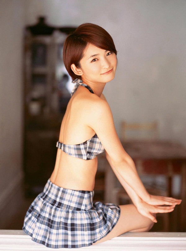 【知的美人エロ画像】女優岡本玲ちゃんのほんのりセクシーなグラビアが健康的で抜けるｗ 06