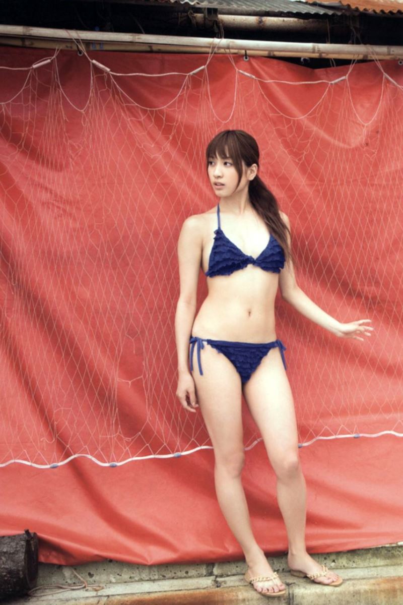 【大島麻衣エロ画像】元AKBの清楚系スレンダー美人の過激ポーズｗｗｗ 36
